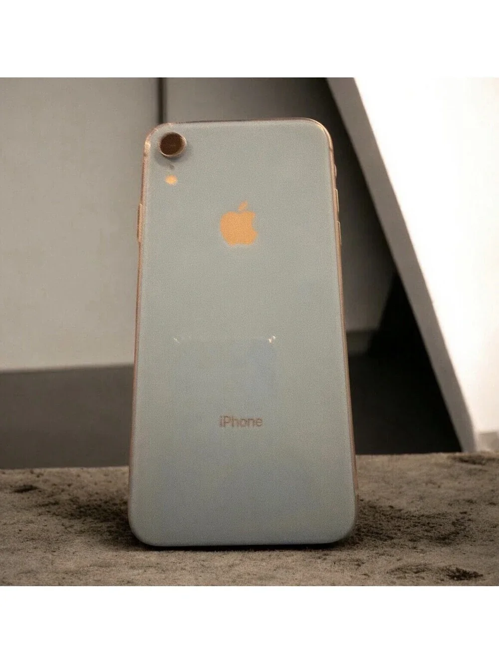 Apple iPhone XR 64GB Blue 6.1” Cracked Screen For Parts Repair